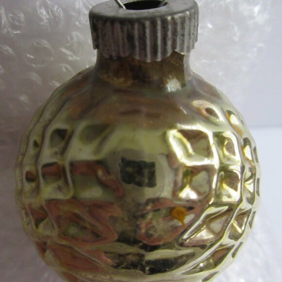 Shiny Brite Gold Yellow Christmas Ornament Waffle Dimple Golf Ball Vtg - Picture 3 of 5